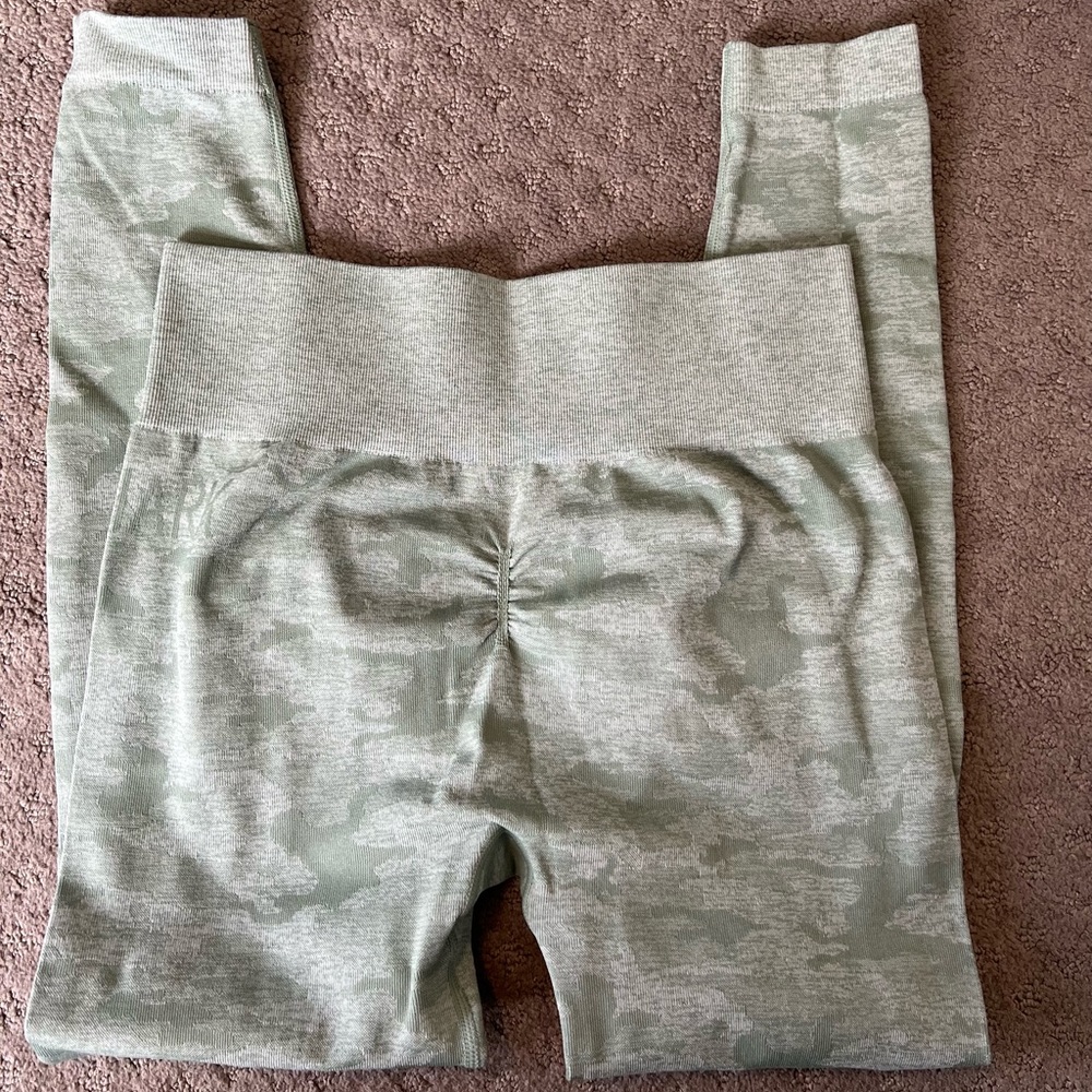 Gymshark Adapt Camo Green Seamless Legging - Size Large
